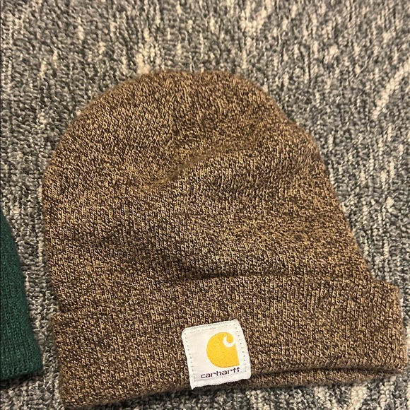 The North Face Dark Green Knit Beanie & Carhartt brown beanie. Top winter brands - Picture 5 of 16